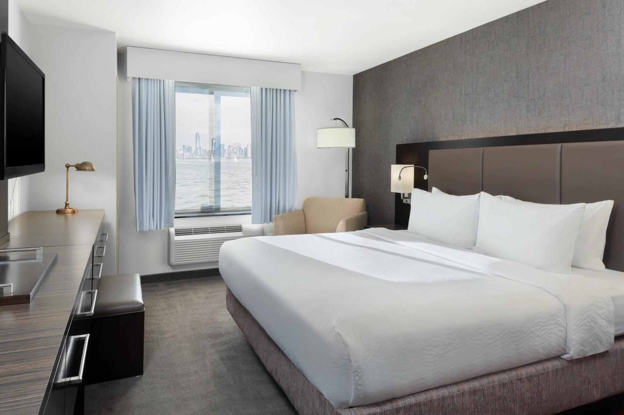 Fairfield Inn & Suites By Marriott New York Staten Island Экстерьер фото